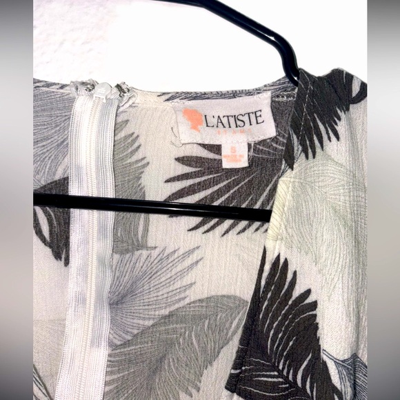 L’ATISTE Green and White Mini Wrap Dress Size Small - Picture 3 of 6